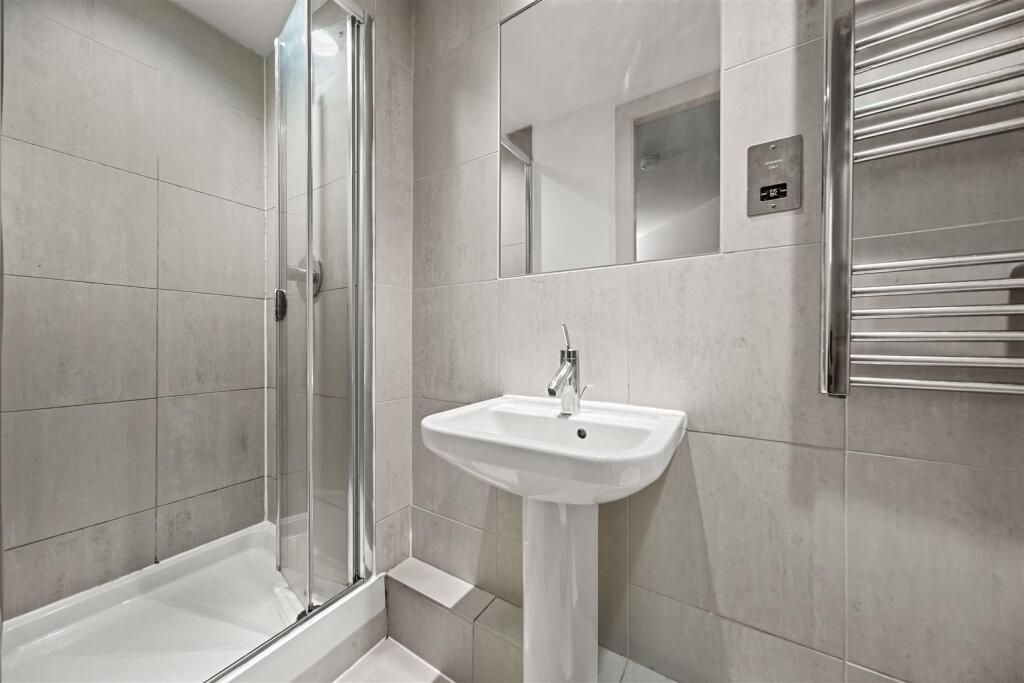 Flat1507BridgewaterPlace-23.jpg