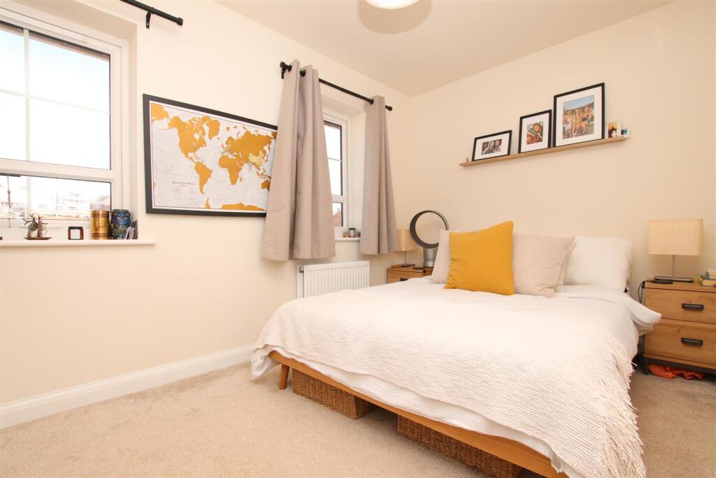 Bedroom 1.JPG
