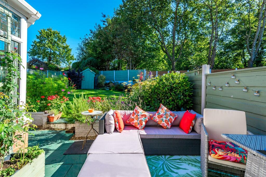 Rear Garden (2).jpg