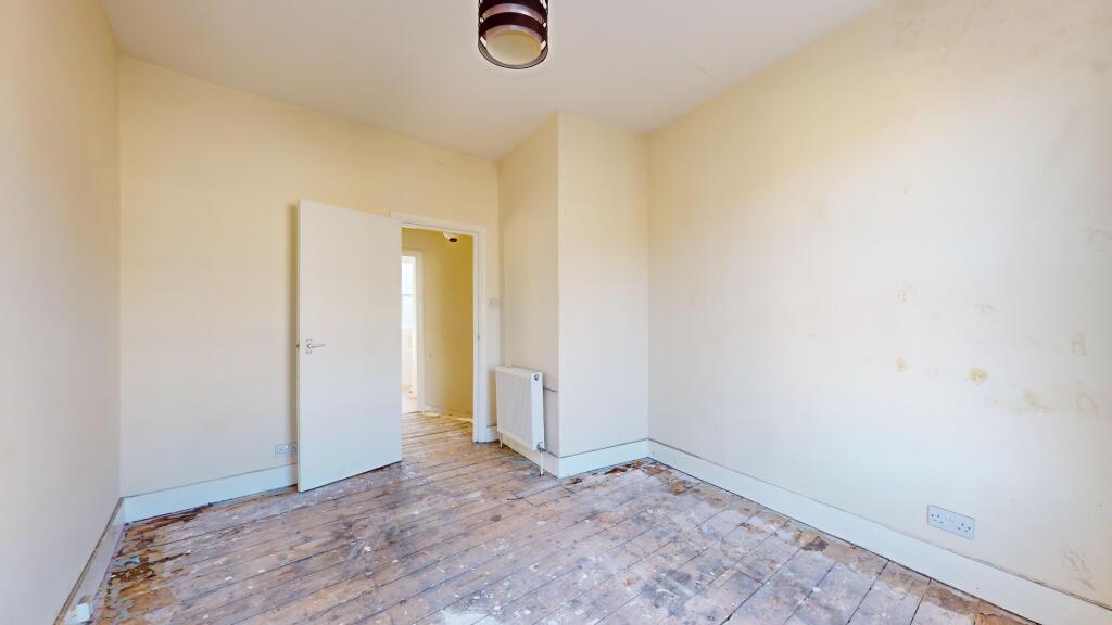 Flat B 13 Alvington Crescent, Hackney, London, E8 2NN