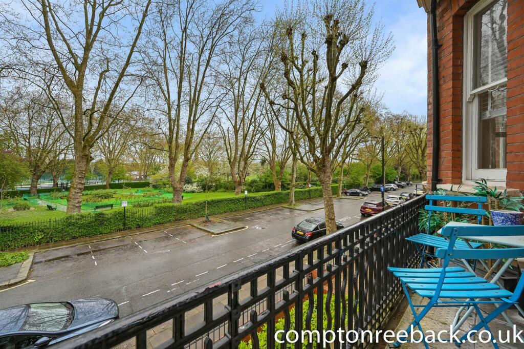 BCCR - 59 Leith Mansions - Balcony (4).jpg