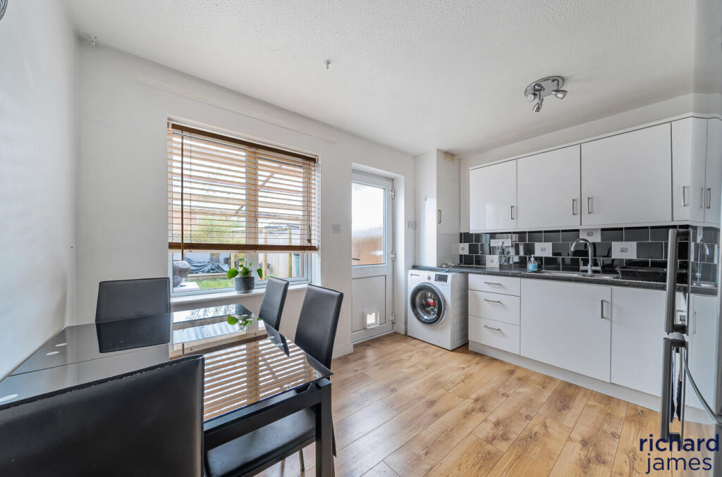 25b563ffe45a4f2682784172a5782fb2