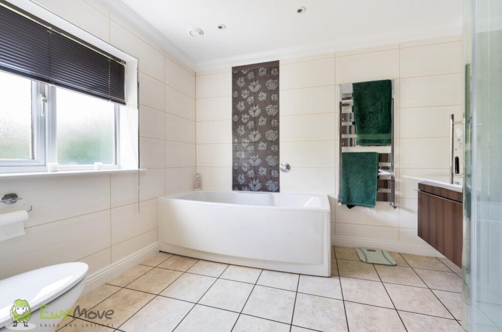 En Suite Bathroom