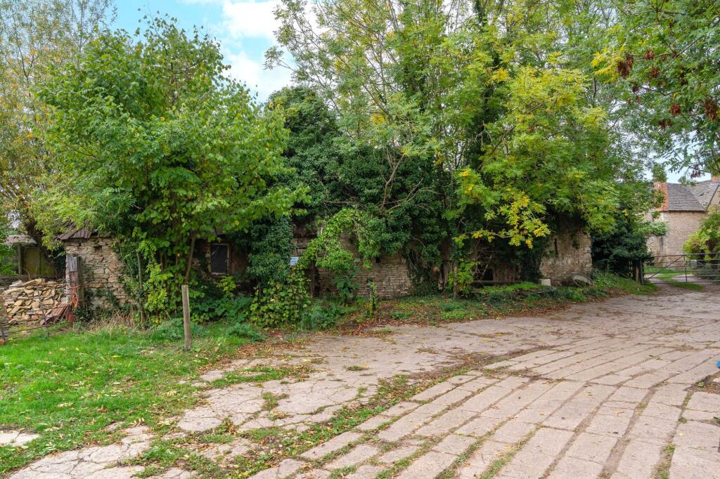 Derelict Barn Front