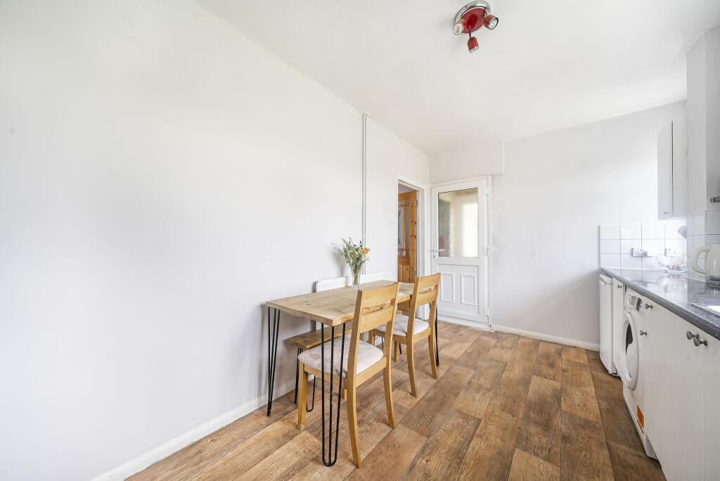 Kitchen/Dining Room (3)