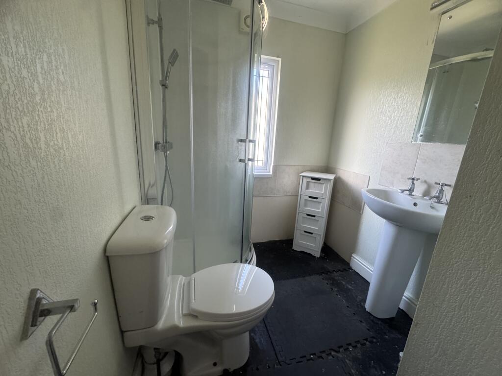 Family shower room
