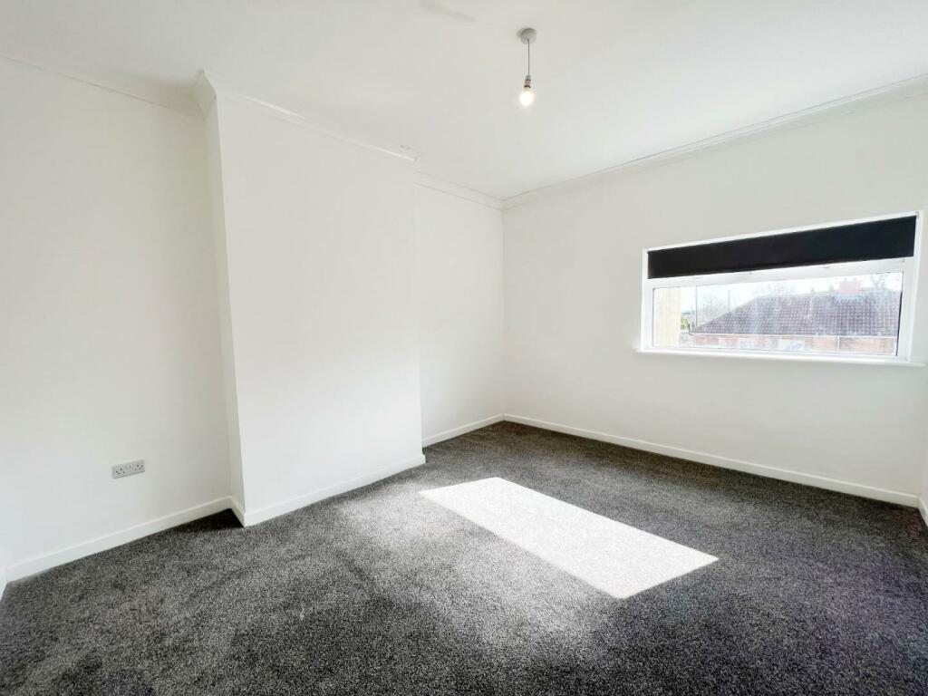 Bedroom 2 pic 1.jpg