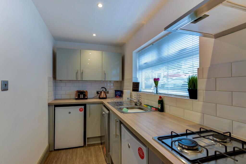 35 Sutherland Road-6.jpg