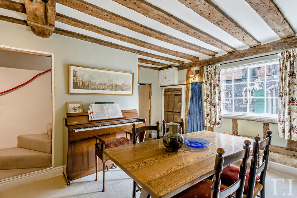 8651204-interiorW...