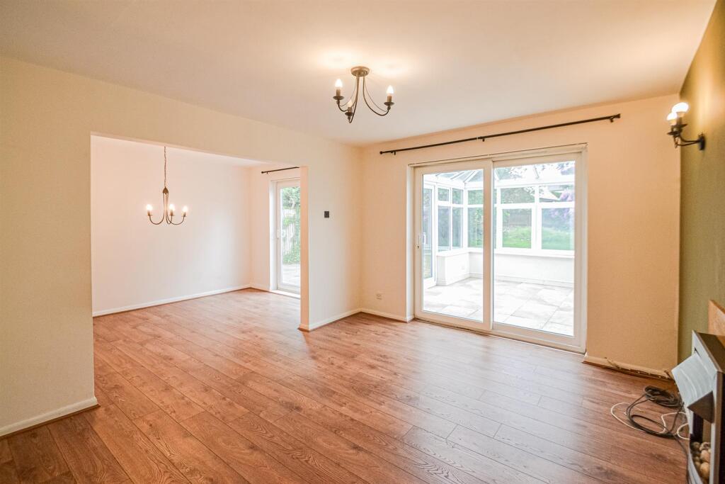 Lounge / Dining Room