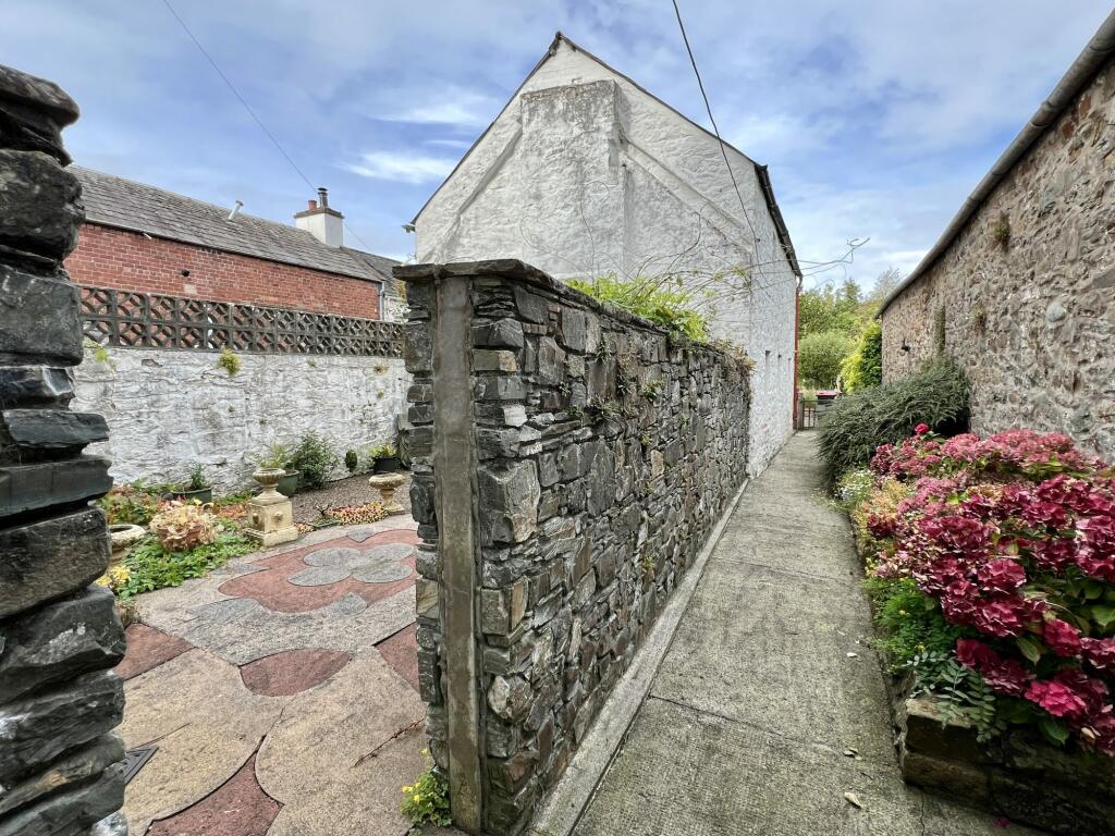 24 High Street, Kirkcudbright - Williamson and Hen