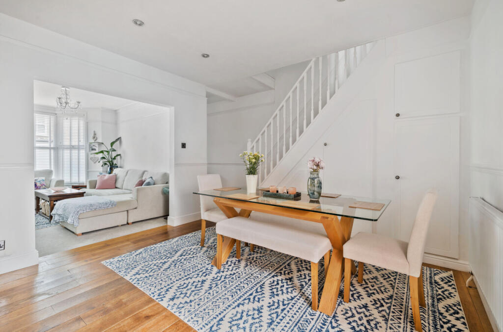 1317760-15-685edb...