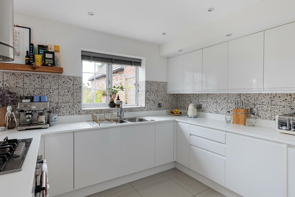 Kitchen Dining Area