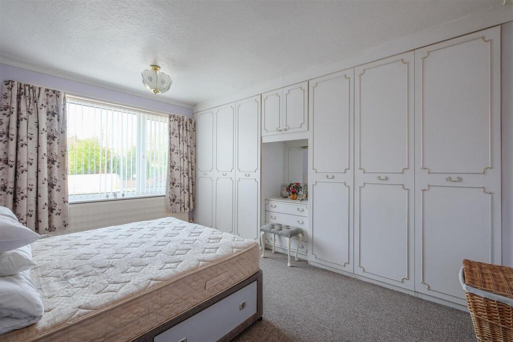 Zoom Info DeleteLink to a Room...660br-13.jpg