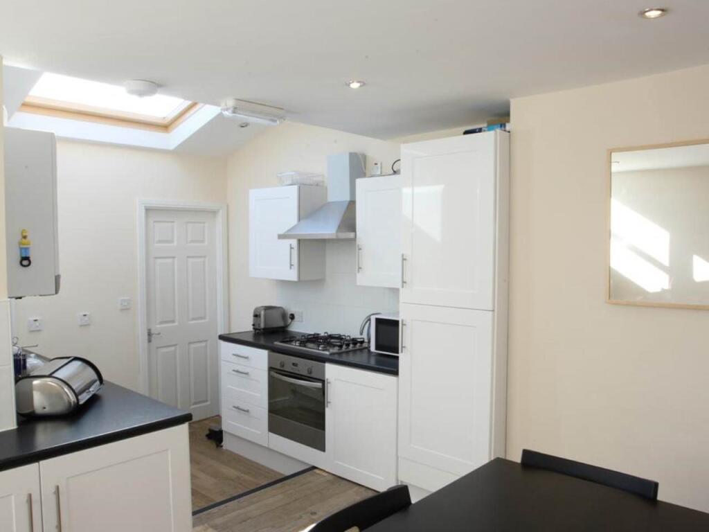 Kitchen (2)