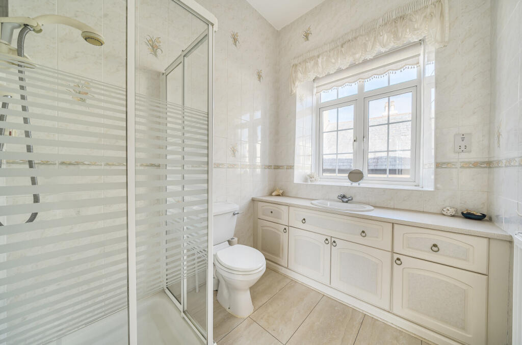 1335581-12-6899e4...