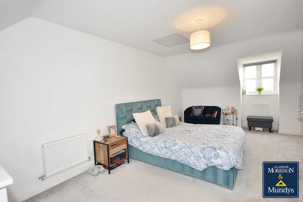 Master Bedroom (2...