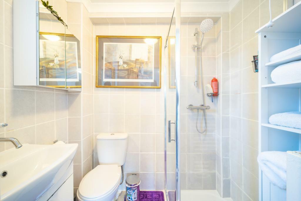 Shower Room/Toilet