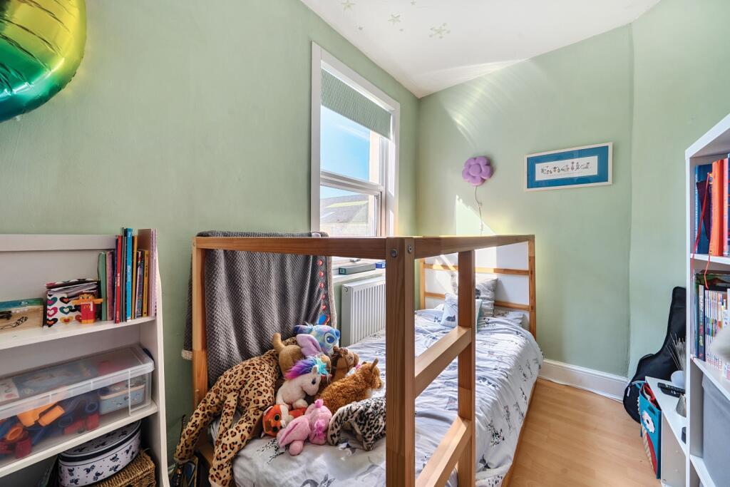 1311446-16-6853dcf0b9f4a