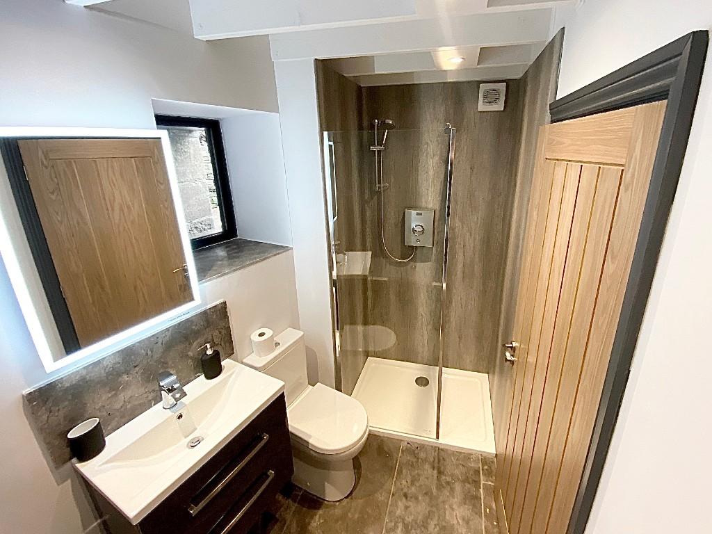 MASTER EN-SUITE
