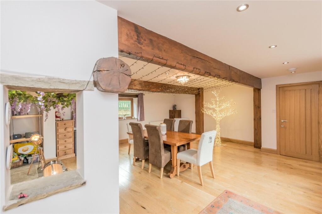 Cinema/Dining Room