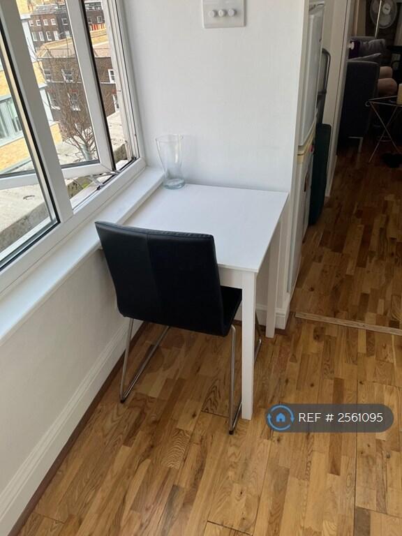 Seating Area In Kitchen
