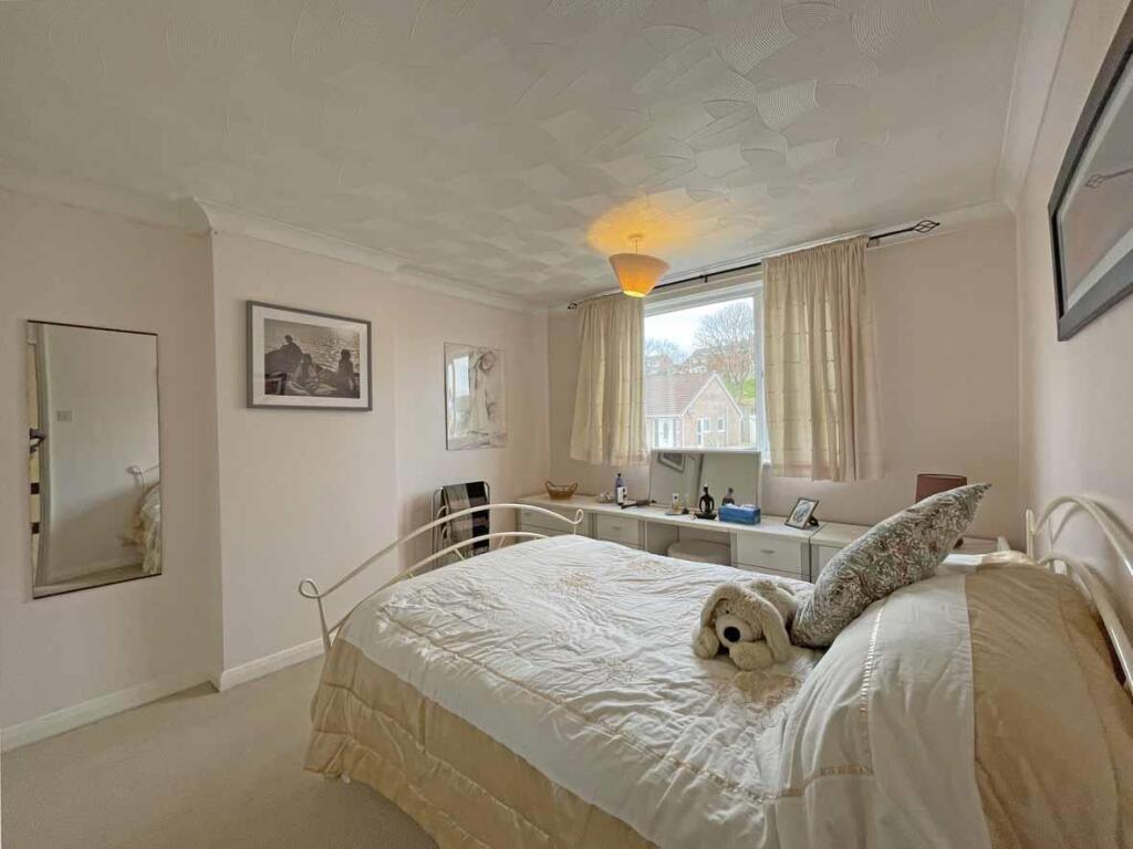 Yelamptone Drive 5 Bed 1.jpg