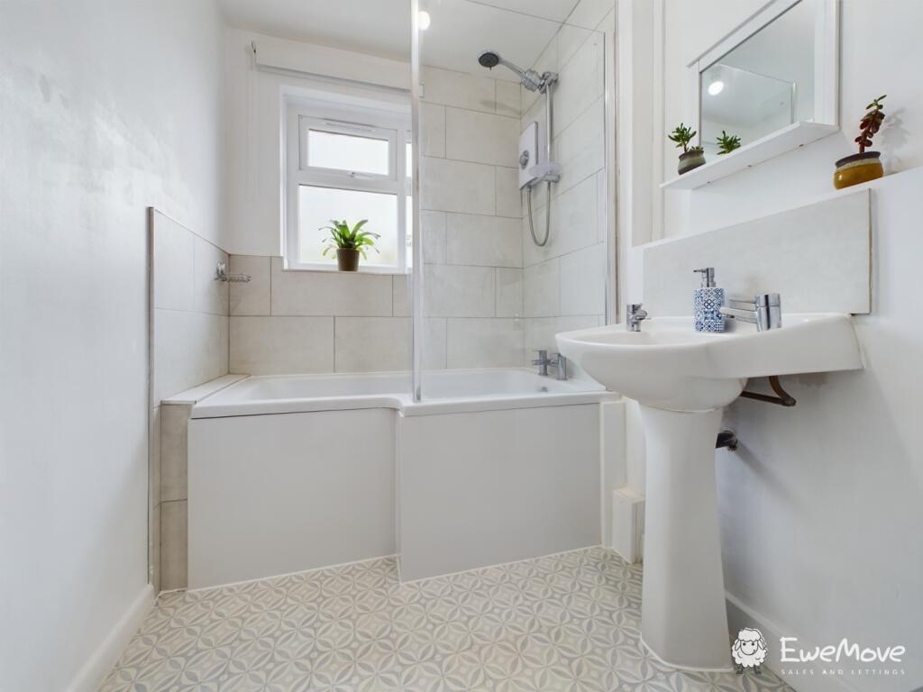 CAM02877G0-PR0061-STILL003