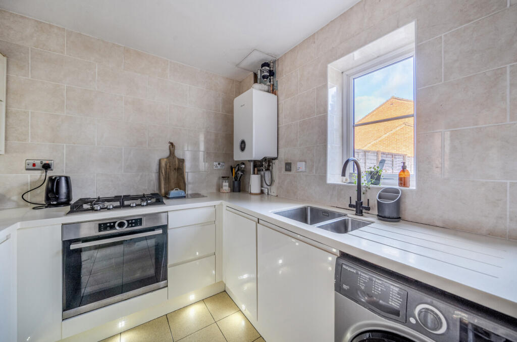 1384846-9-6925aab...