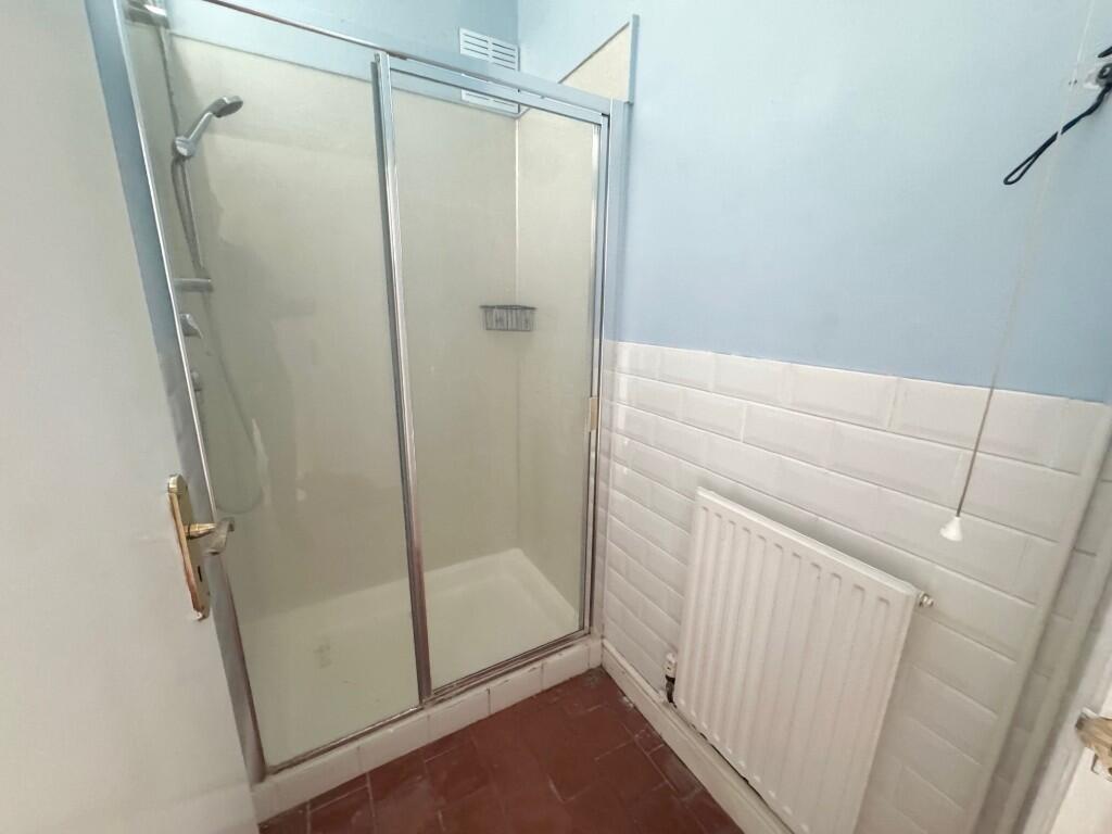 Shower cubicle
