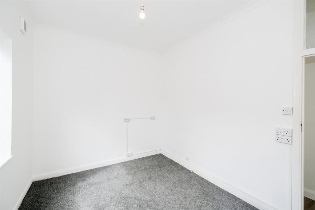 Chingford Mount road_2-18_web.jpg