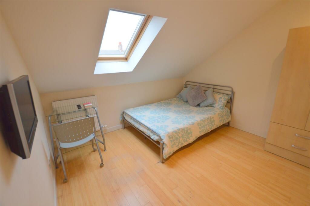 165 Cartington Terrace Green Bedroom.jpg