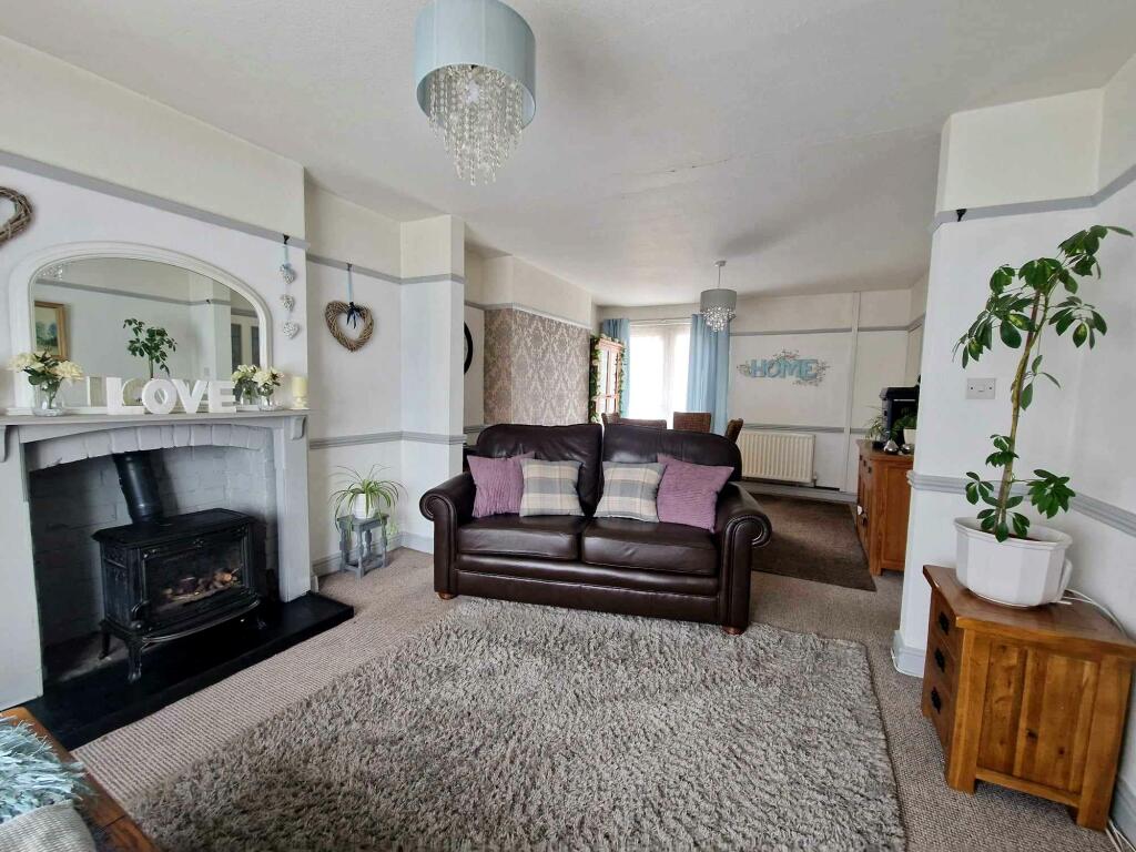 Lounge/Dining area