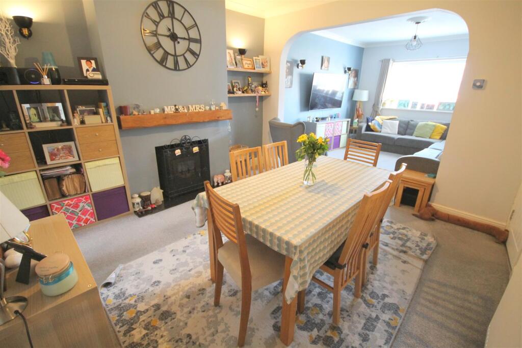 OR Dining Room i.JPG