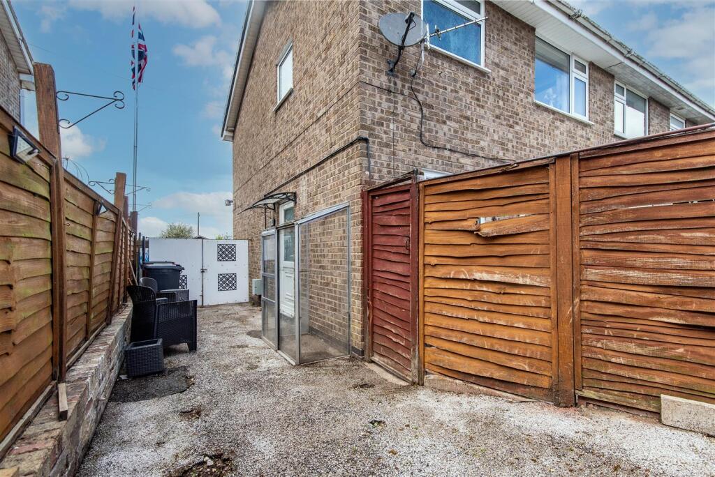 Driveway/Side Access