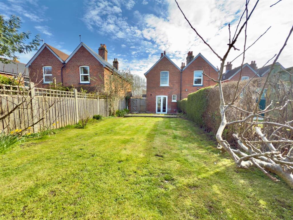 Garden to House.jpg