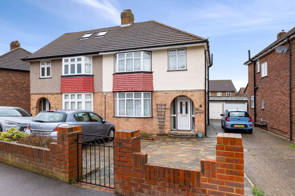 Alsom Avenue, Worcester Park, Surrey, KT4 7EG