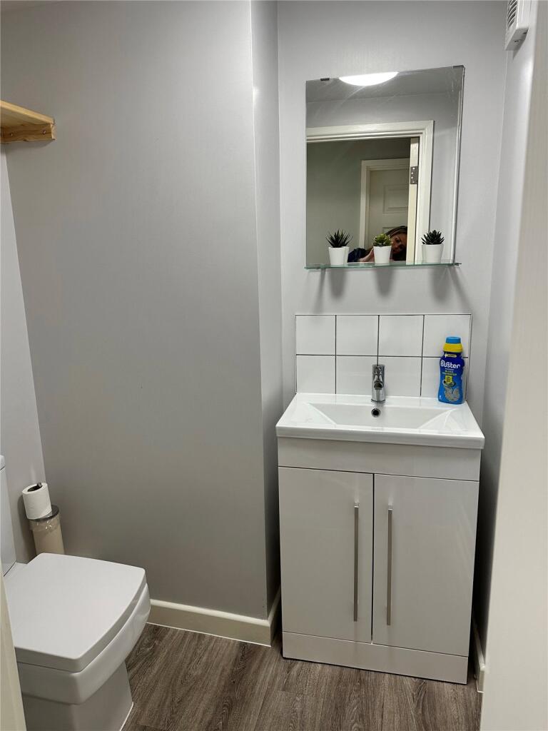 F3, 58baldwin Street