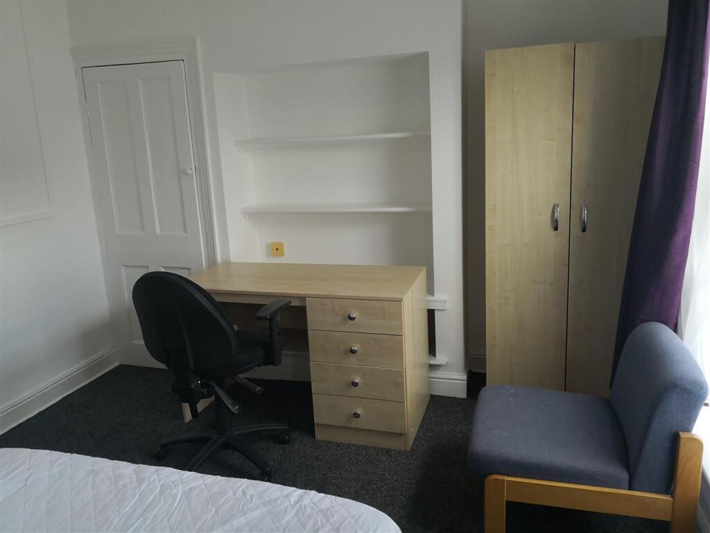 Bedroom 4.5.jpg