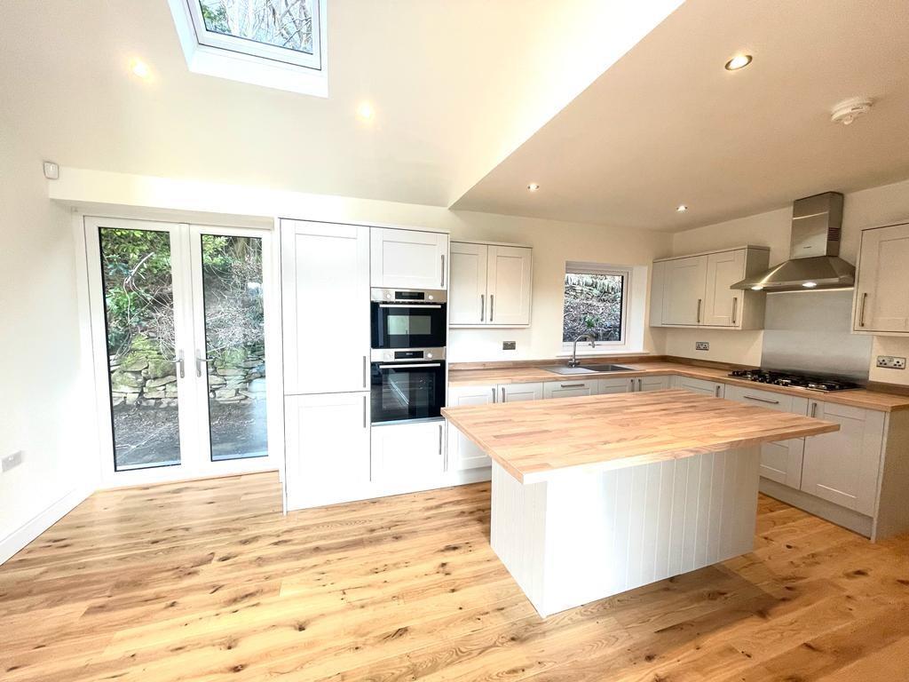 DINING/LIVING KITCHEN