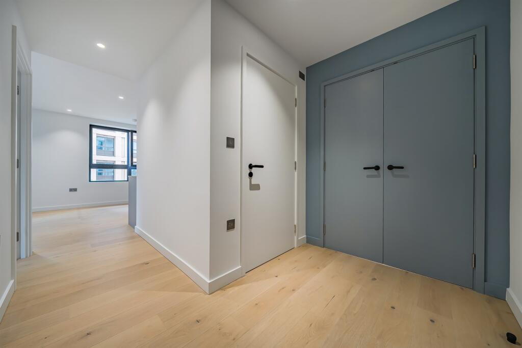 Peninsula Gardens, Chandlers Avenue, Lower Riverside, Greenwich Peninsula , SE10