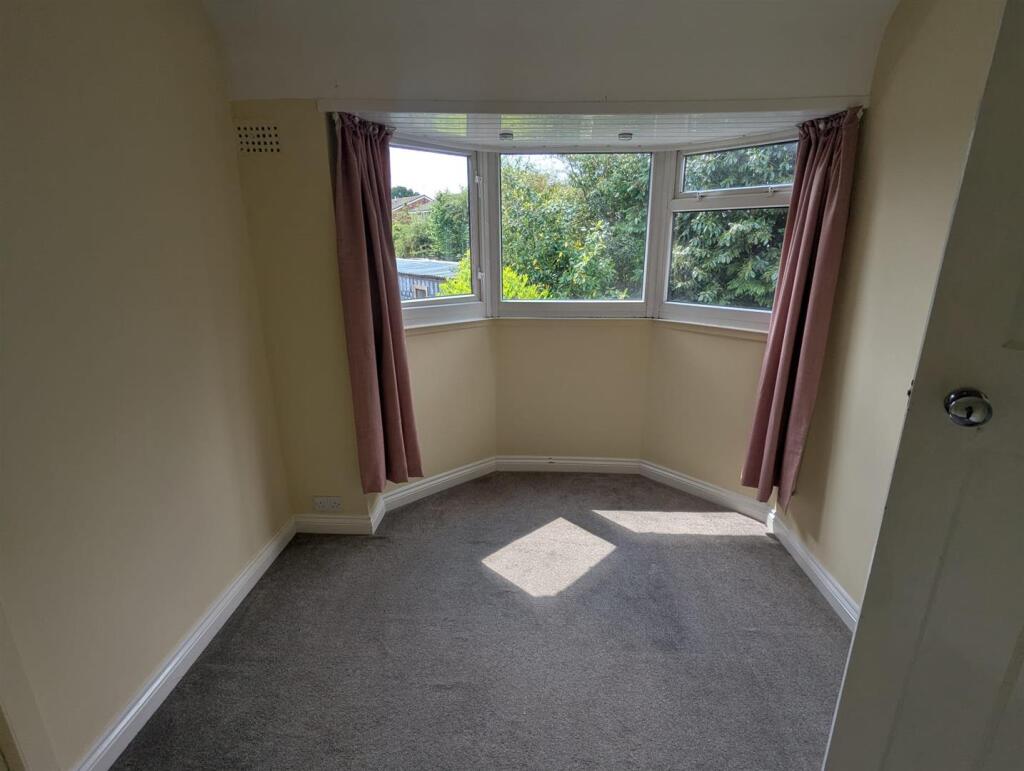 Rear bedroom