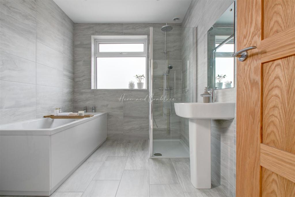 King George V_Hern_Crabtree_ (30).jpg