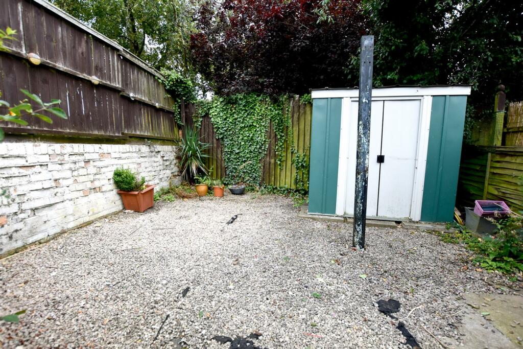 REAR ENCLOSED GARDEN