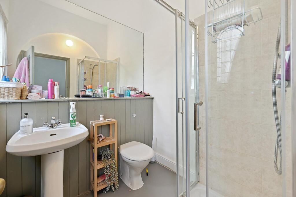 RCFBL- hammersmith grove- bathroom 3 (1).jpg