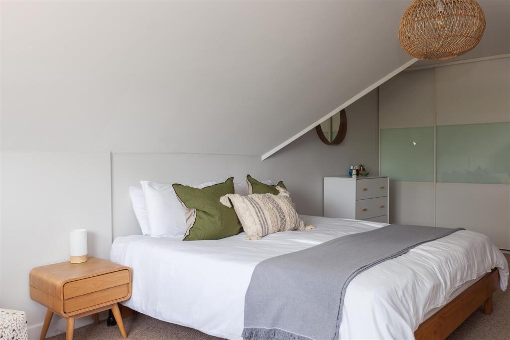 Master Bedroom 1.jpg