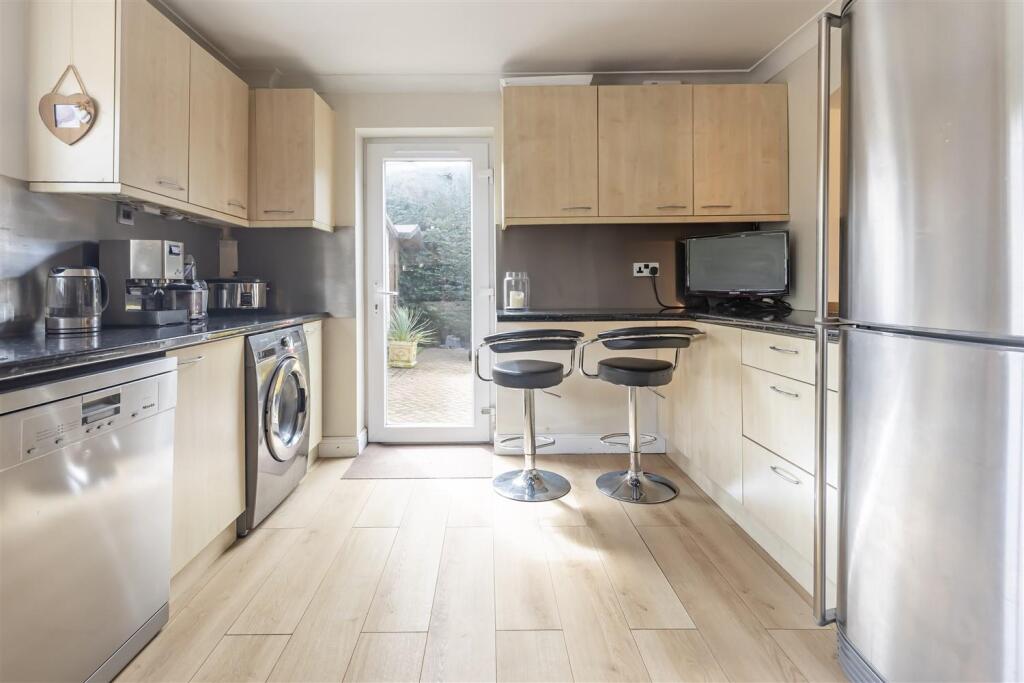 28 Lincolns Fi (7).jpg