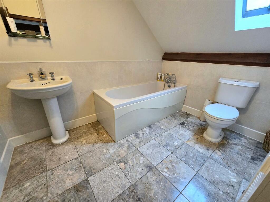 Ensuite to Master Bedroom