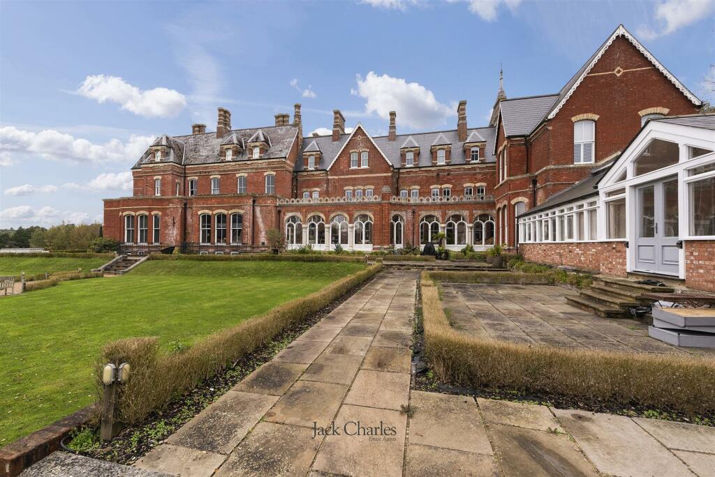 13 Lillesden House, TN18 4QG 009.jpg