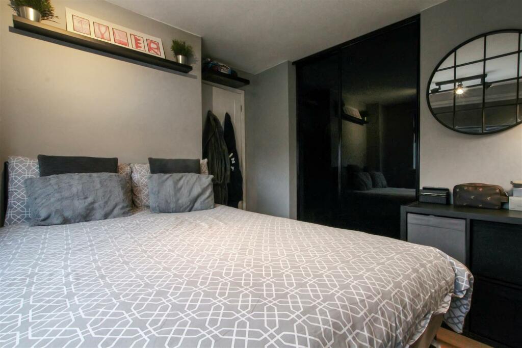 Bedroom-2.2-.jpg